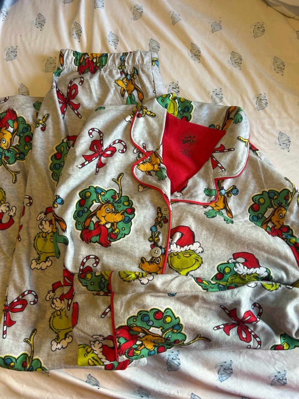 Kids Gray Grinch Holiday Pajama Set - Festive Red Trim